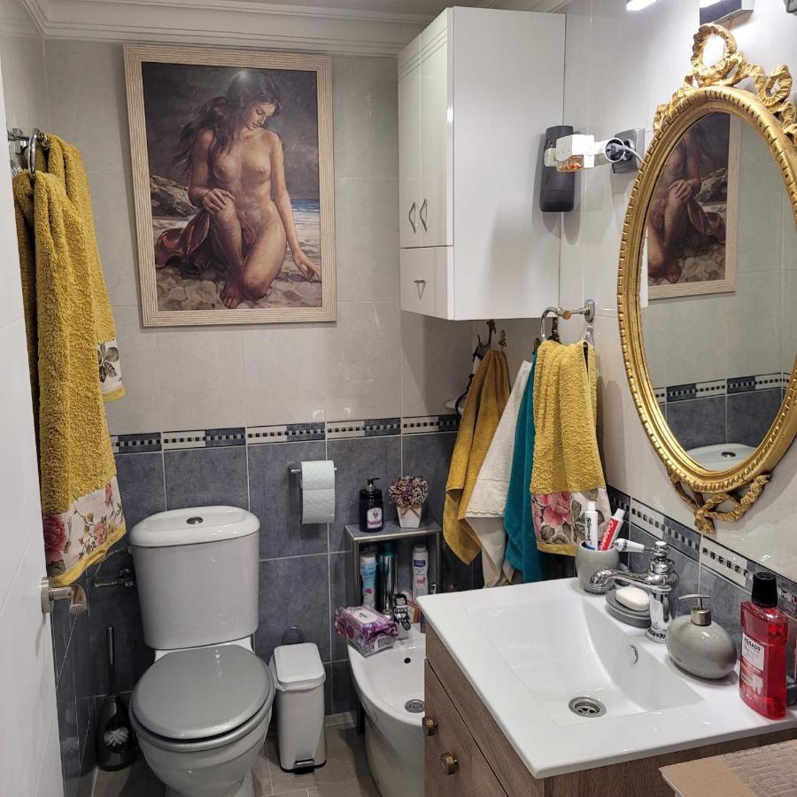 Shared Accommodation A Room With A View Of The Garden Σεβίλλη Εξωτερικό φωτογραφία