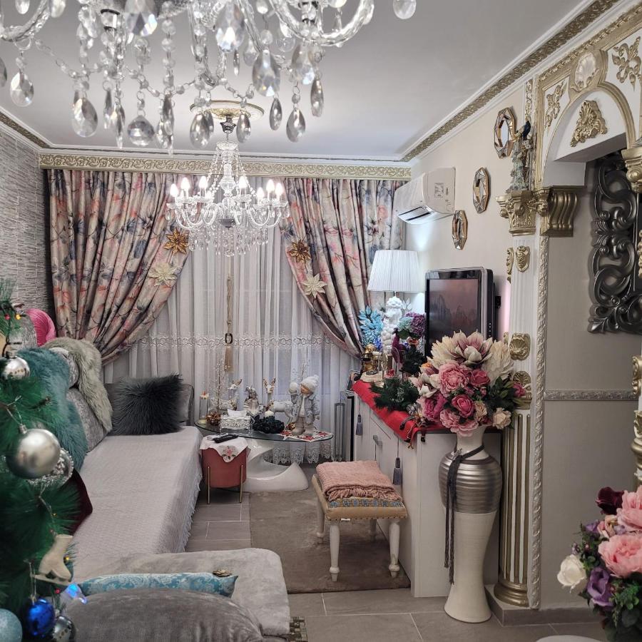 Shared Accommodation A Room With A View Of The Garden Σεβίλλη Εξωτερικό φωτογραφία