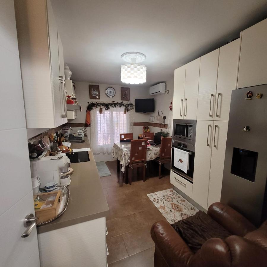 Shared Accommodation A Room With A View Of The Garden Σεβίλλη Εξωτερικό φωτογραφία